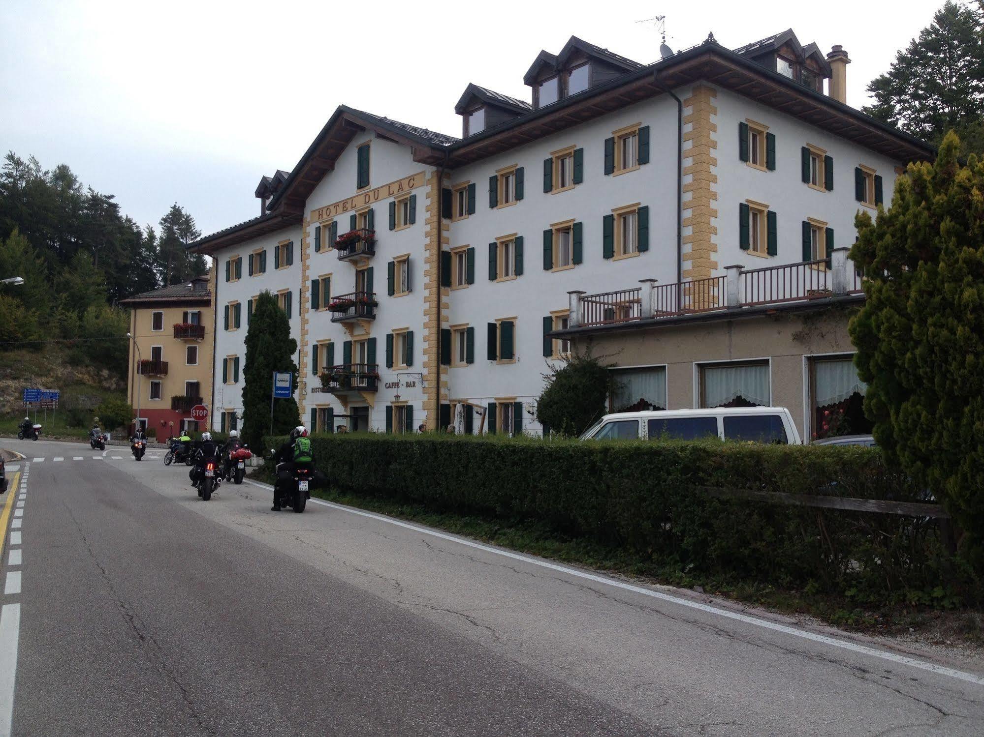 Hotel Du Lac Parc & Residence Lavarone Exteriör bild